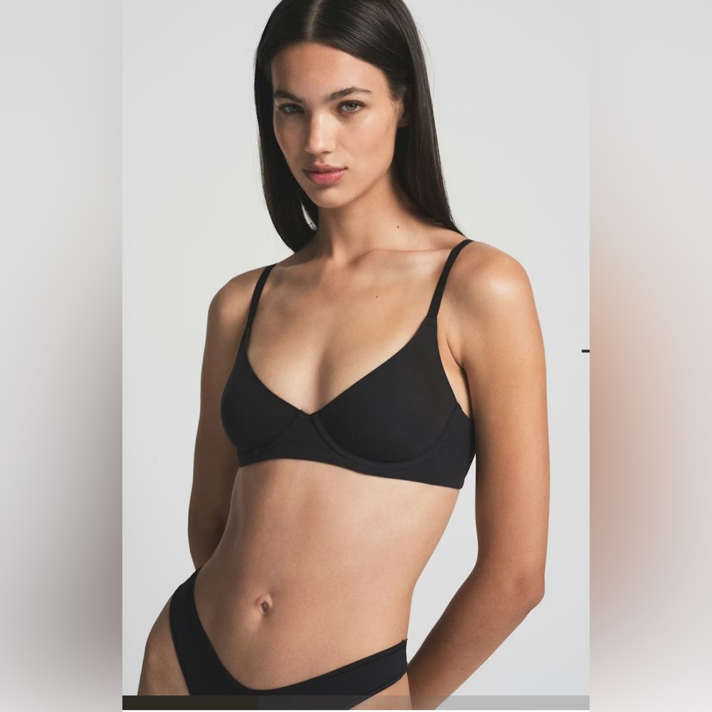 SKIMS FITS EVERYBODY UNLINED DEMI BRA, ONYX SIZE 32A